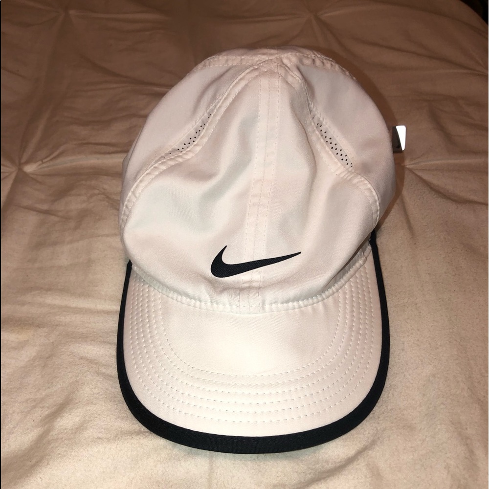 white nike hat with velcro strap